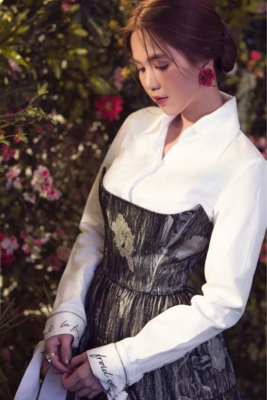 Ngọc Trinh hóa công chúa trong rừng